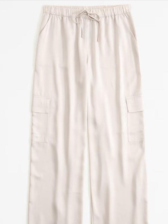 Abercrombie & Fitch Pants - Abercrombie & Fitch Cream Wide Leg Cargo Pants